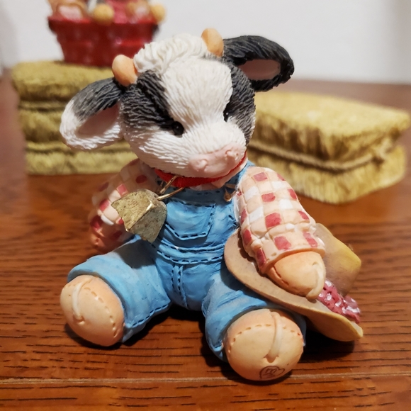 Mary's Moo Moos Other - Mary's Moo Moos "You Ring My Bell" Figurine